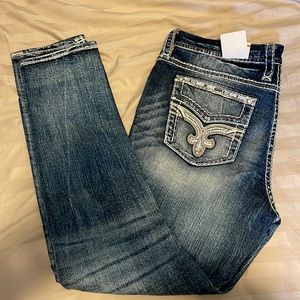 Brand new with tags rock revival skinny jeans 34 Regular easy stretch